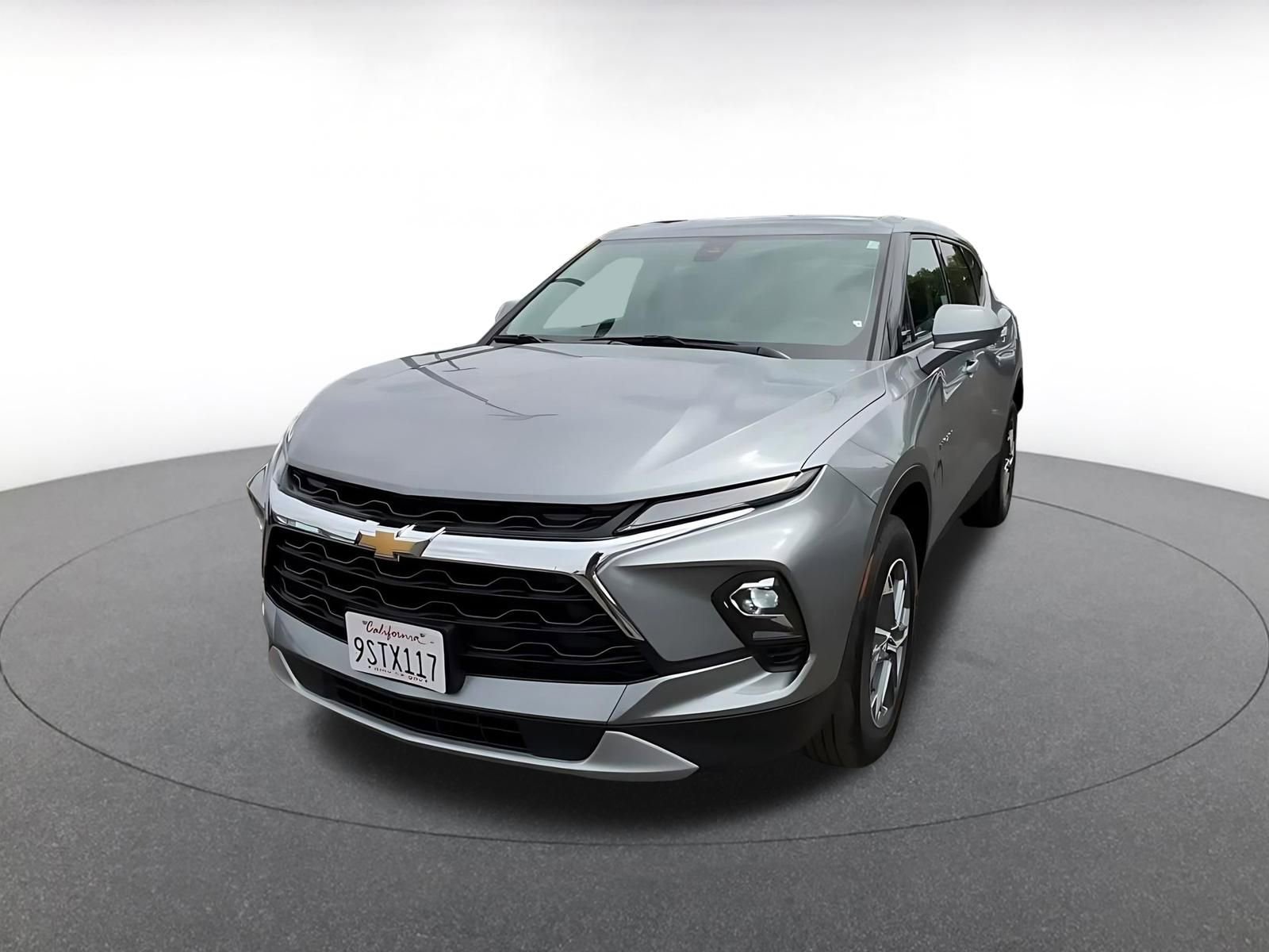 Used 2025 Chevrolet Blazer LT FWD image 7