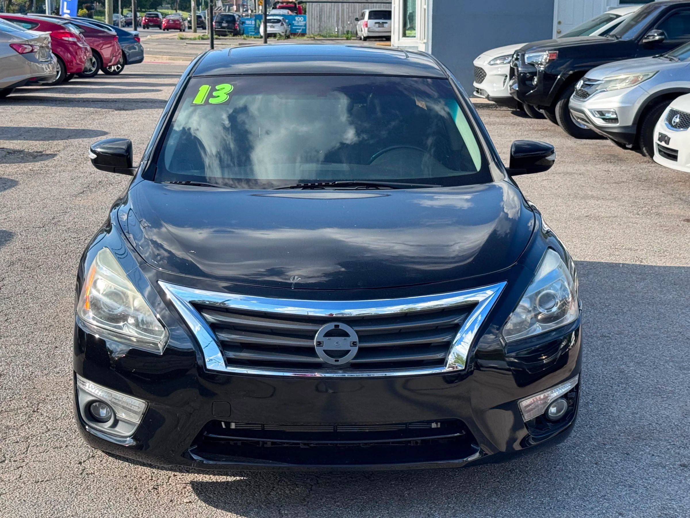 Used 2013 Nissan Altima 2.5 SL w/ Technology Pkg FWD image 9