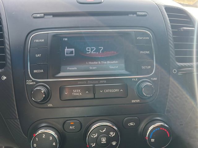 Used 2014 Kia Forte Koup SX image 21