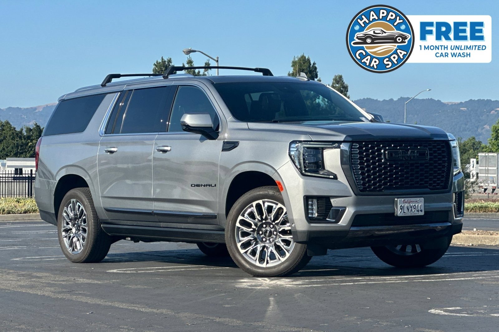 Used 2024 GMC Yukon XL Denali Ultimate AWD/4WD image 1