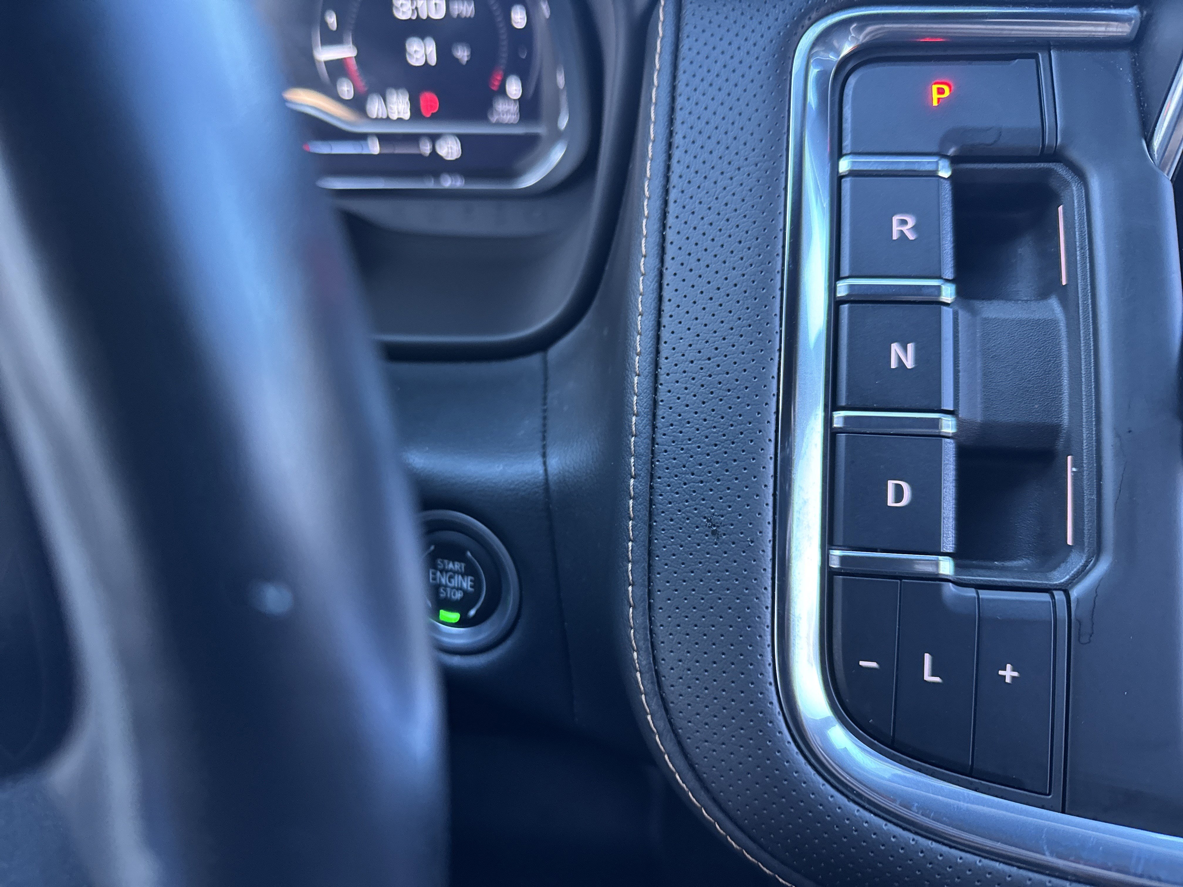 Used 2023 GMC Yukon AT4 w/ AT4 Premium Package image 27