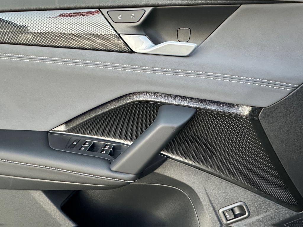 New 2026 Volkswagen Tiguan SE AWD/4WD image 11