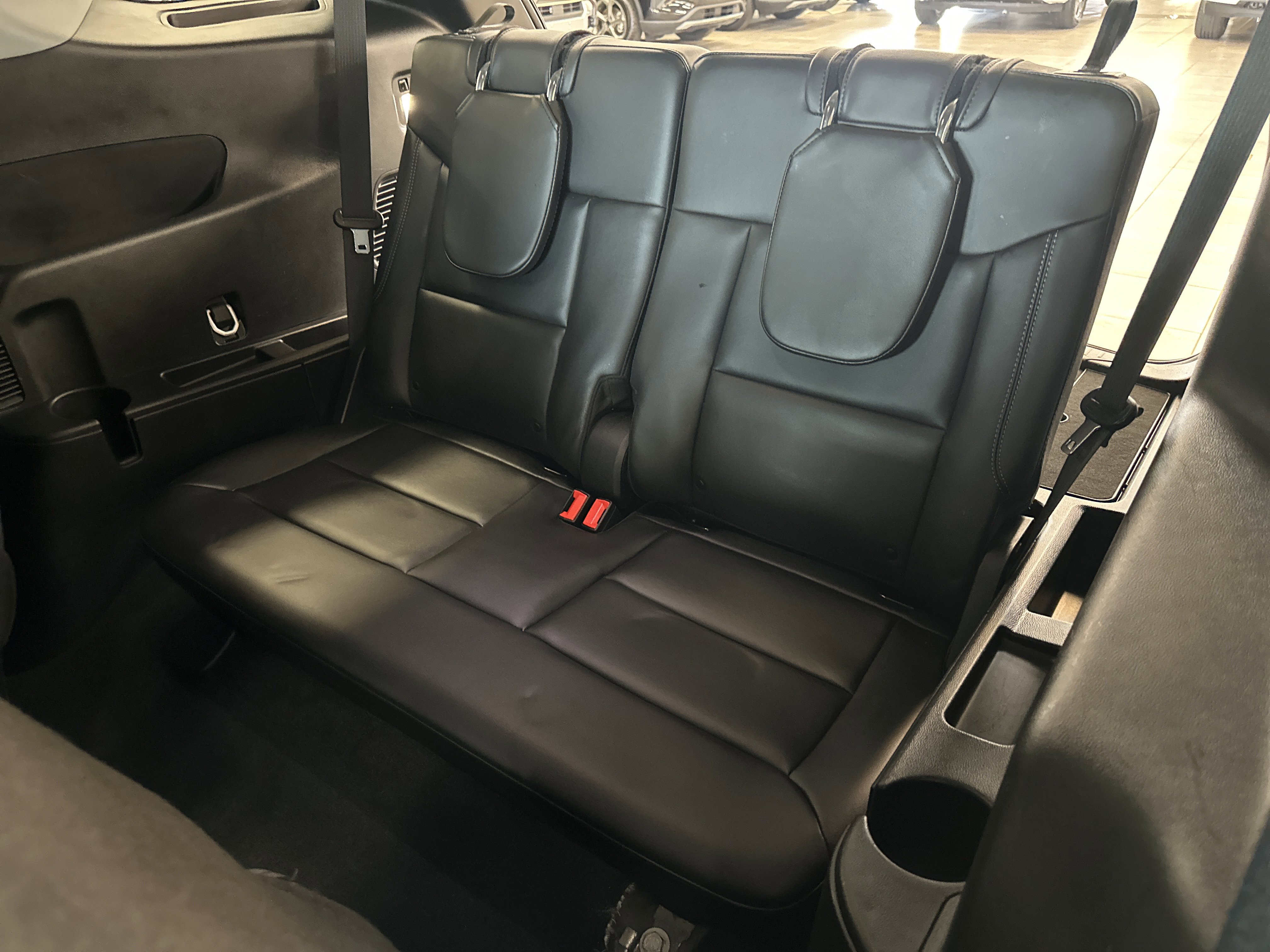 Used 2023 Ford Explorer XLT w/ Equipment Group 202A image 6