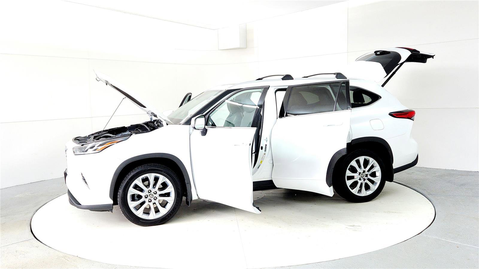 Used 2023 Toyota Highlander Limited image 10