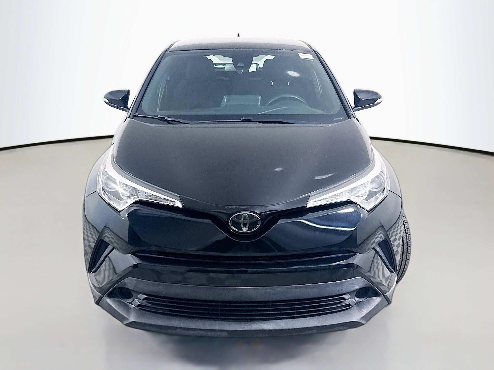 Used 2019 Toyota C-HR LE video 2