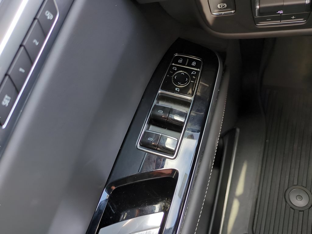 Used 2025 Cadillac Escalade Sport Platinum w/ LPO, Floor Liner Package AWD/4WD image 20