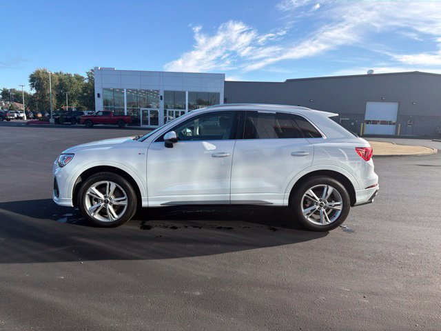 Used 2023 Audi Q3 2.0T Premium w/ Convenience Package AWD/4WD image 4