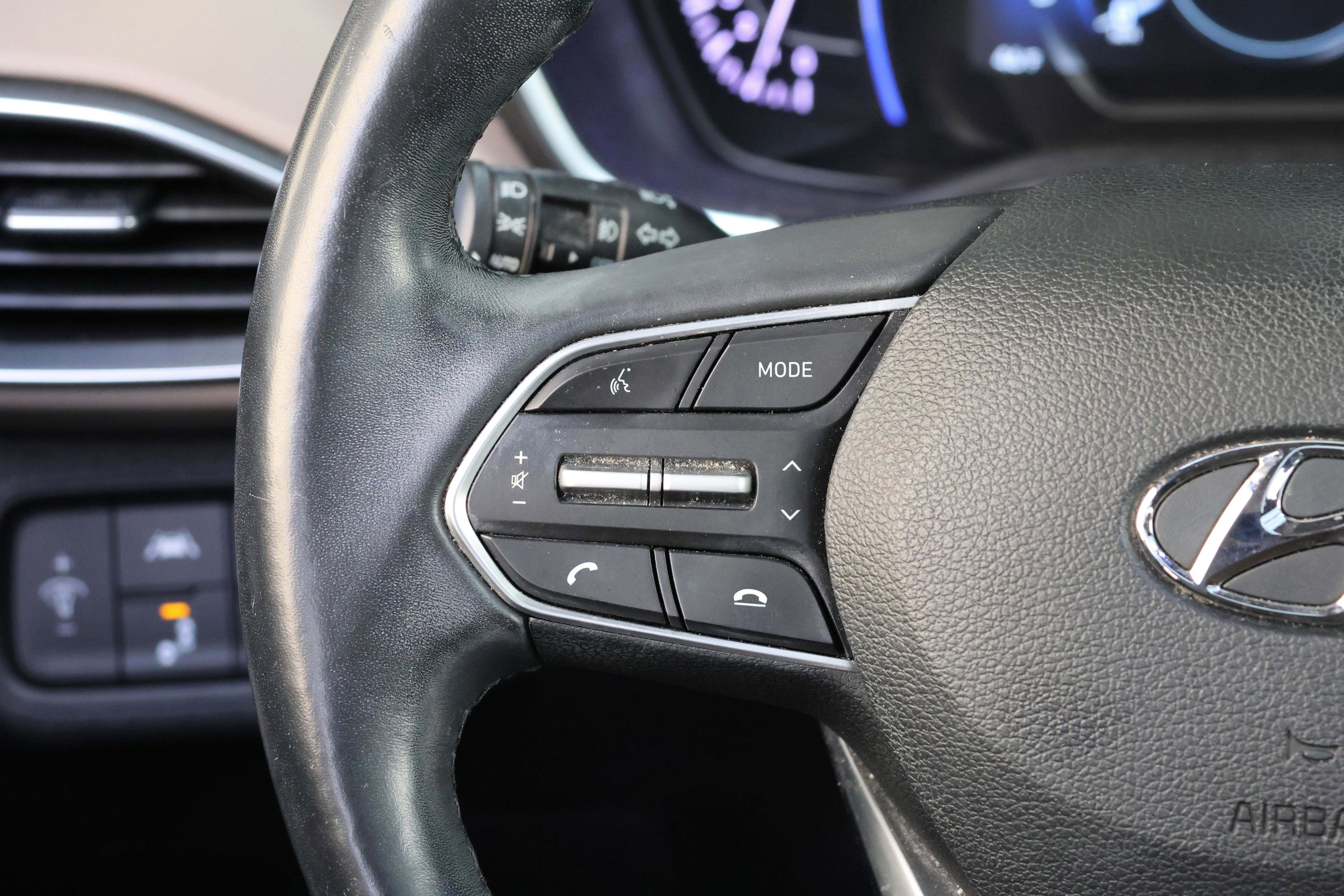 Used 2020 Hyundai Santa Fe Limited image 18