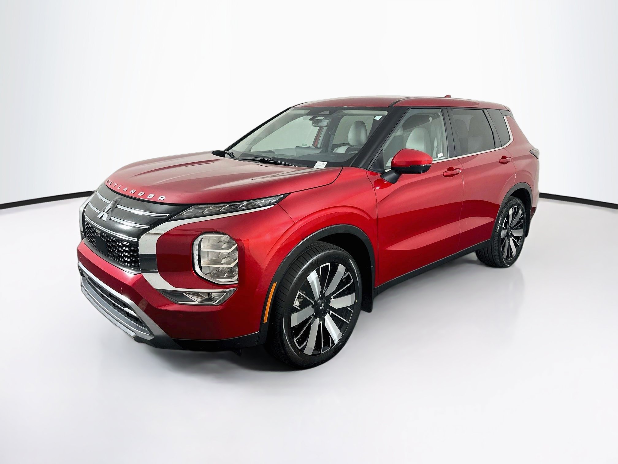 Used 2025 Mitsubishi Outlander SE FWD image 3