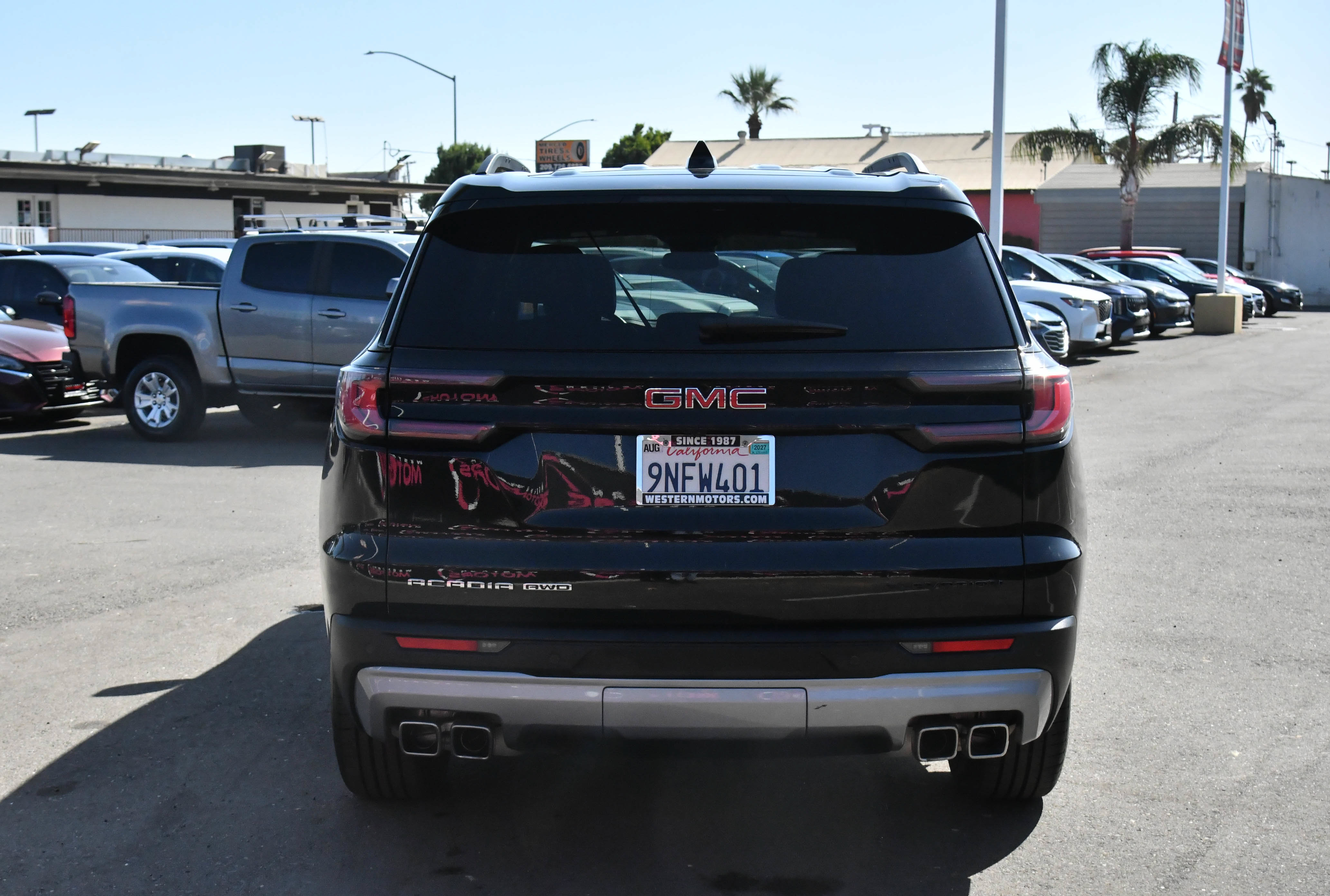 Used 2024 GMC Acadia Elevation AWD/4WD image 7