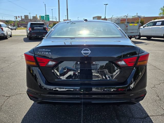 Used 2025 Nissan Altima 2.5 SV FWD image 8