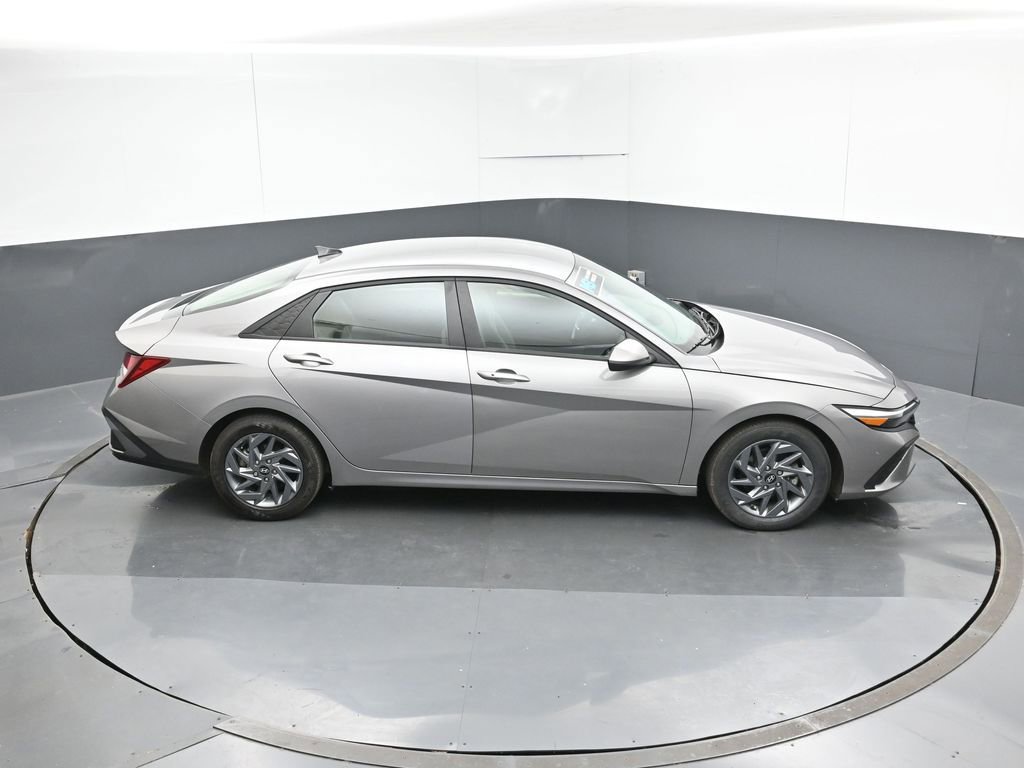 Used 2024 Hyundai Elantra SEL image 49