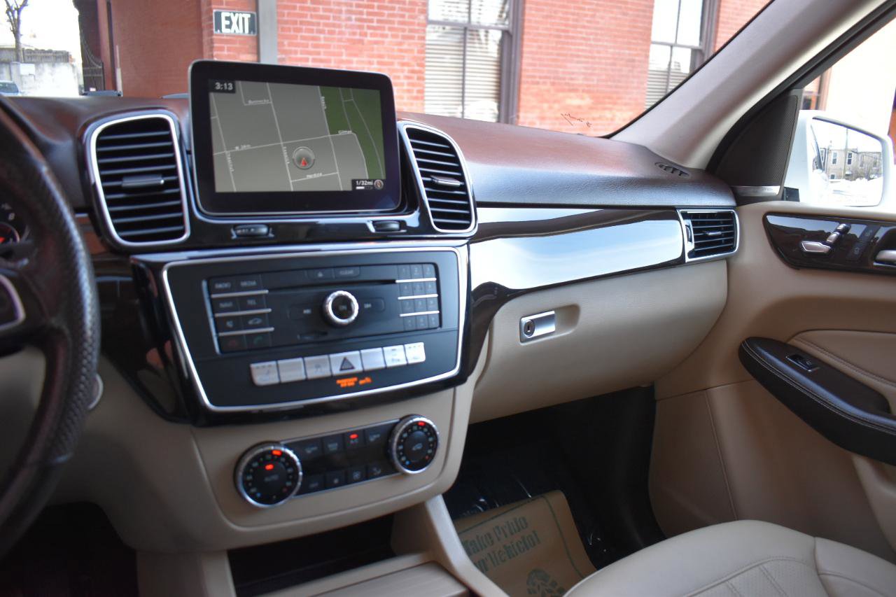 Used 2018 Mercedes-Benz GLE 350 GLE 350 4MATIC SUV image 23