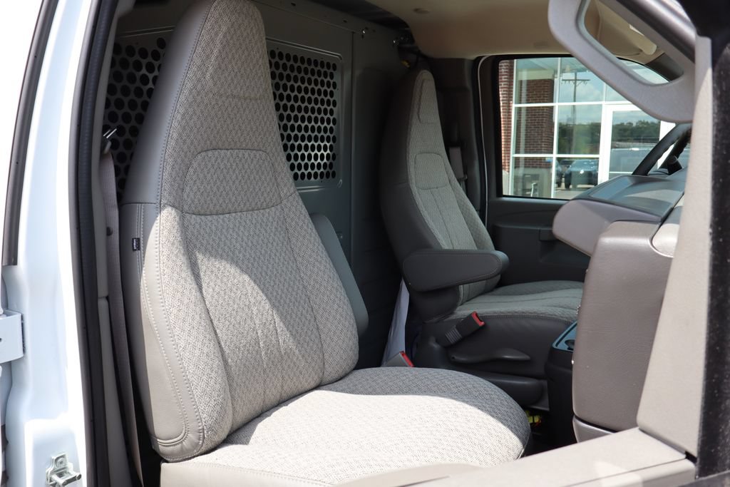 New 2025 Chevrolet Express 2500 w/ Driver Convenience Package RWD image 40
