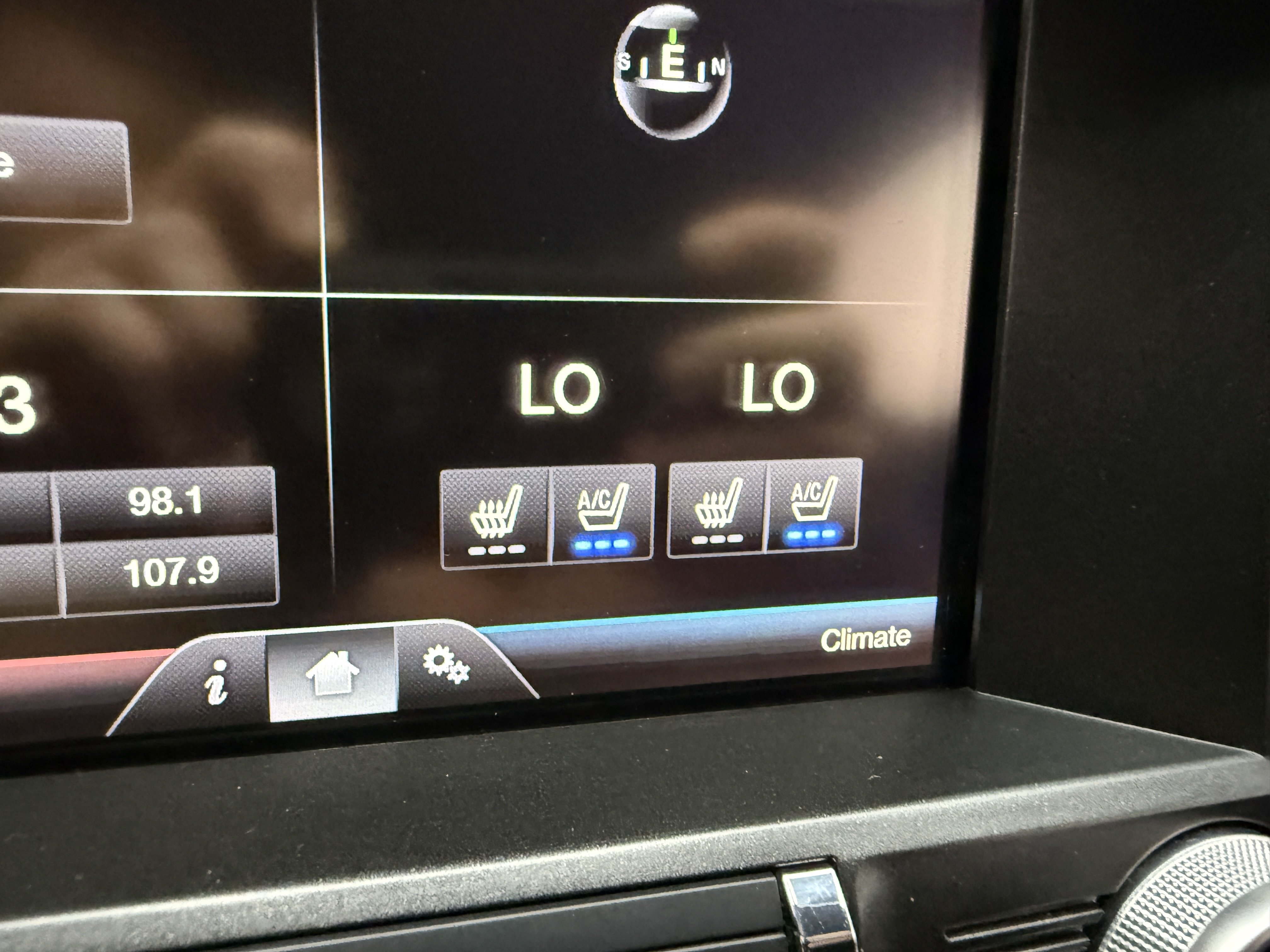 Used 2015 Ford Mustang GT Premium w/ Equipment Group 401A RWD image 15