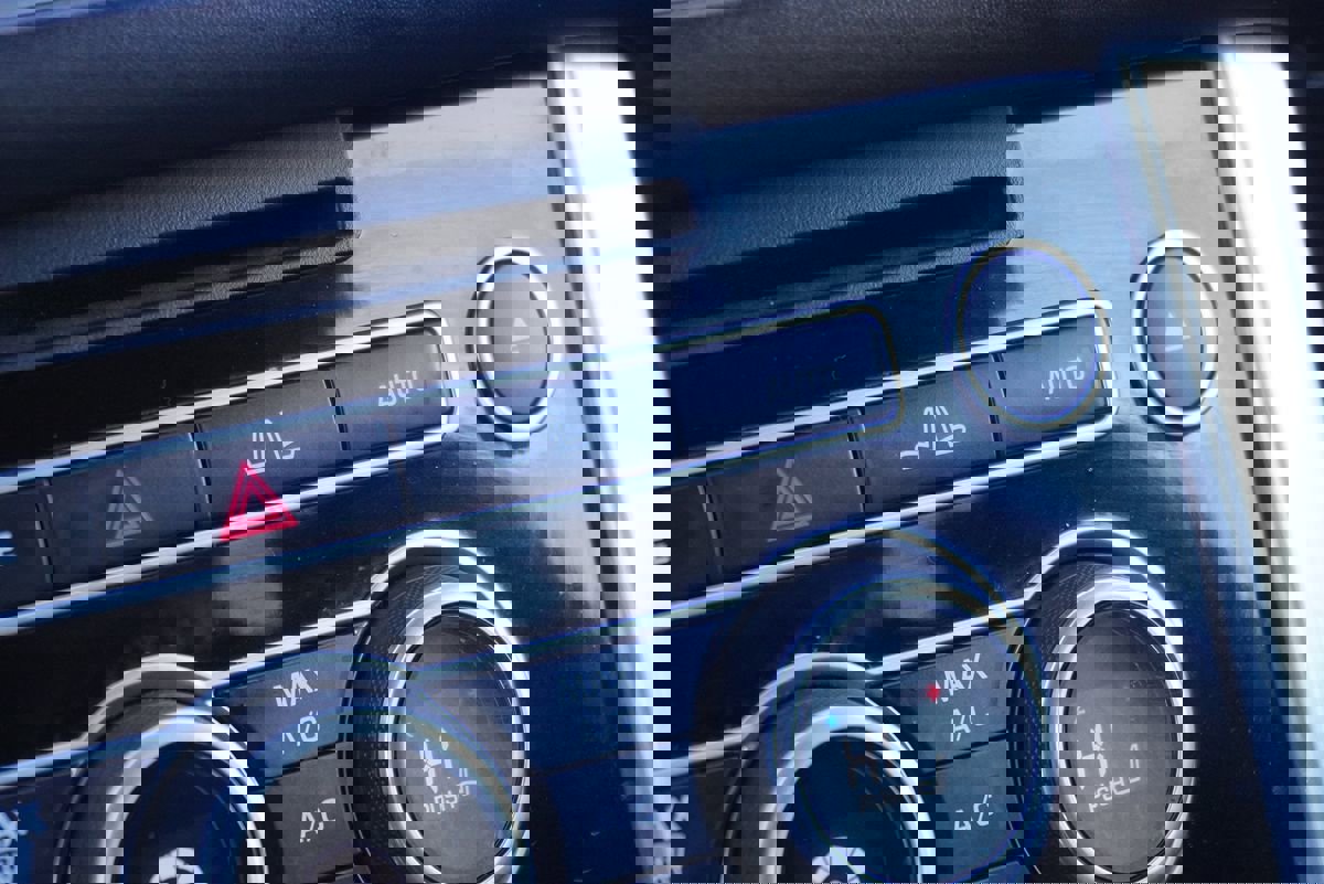 Used 2016 Land Rover Range Rover HSE image 34