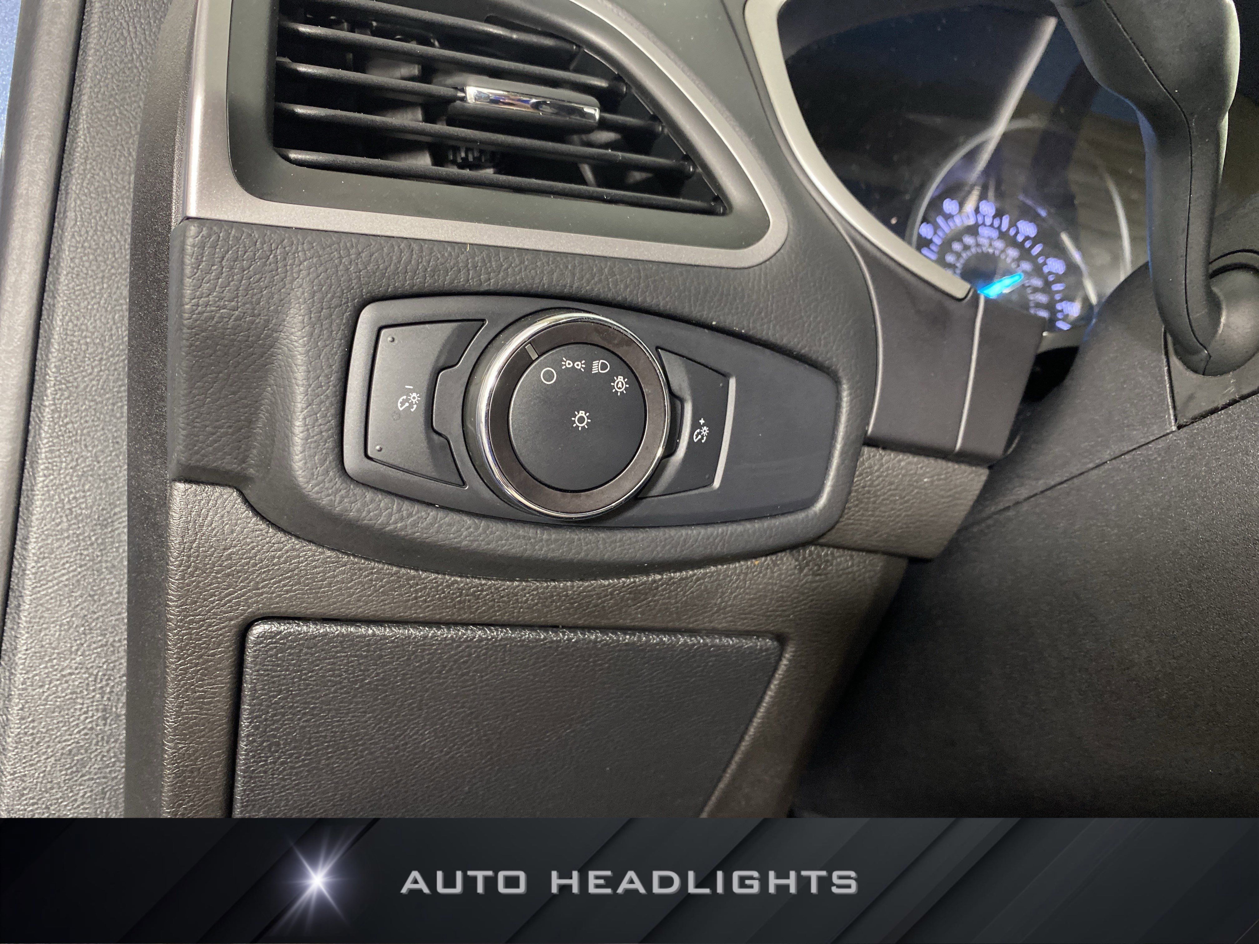 Used 2018 Ford Edge SEL w/ Equipment Group 201A image 24