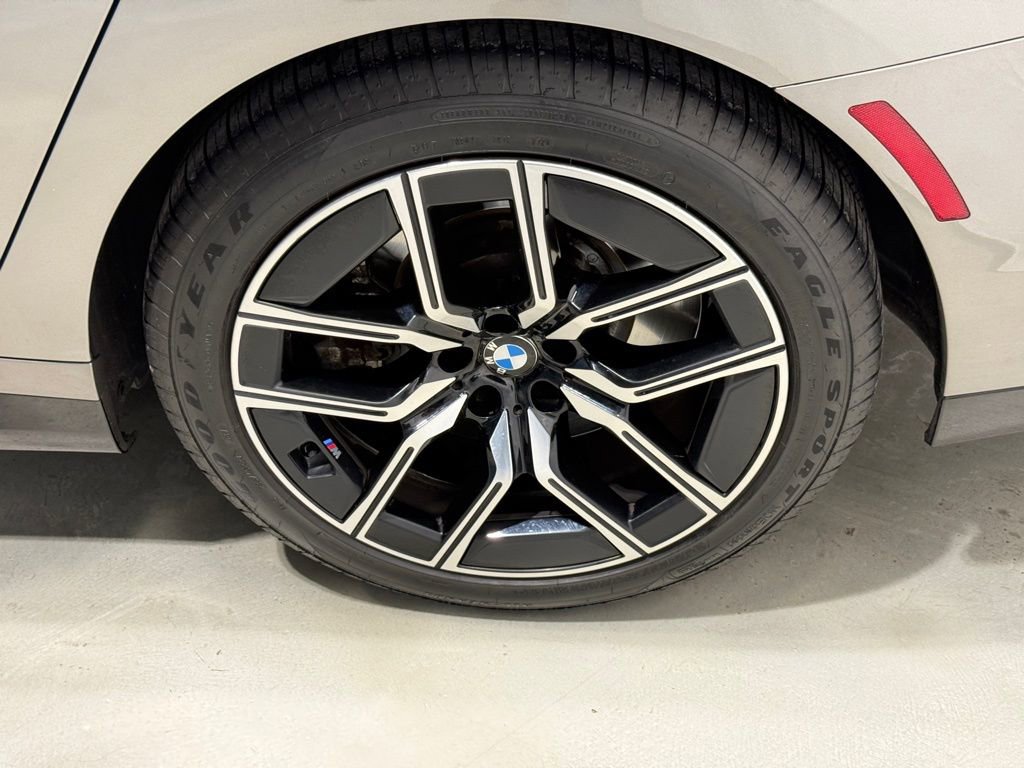 Used 2023 BMW 760i xDrive image 8