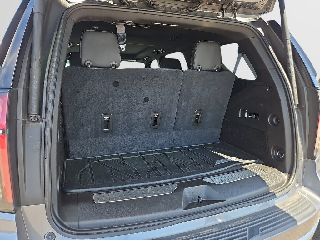 Used 2021 Chevrolet Tahoe Premier w/ Premium Package RWD image 9