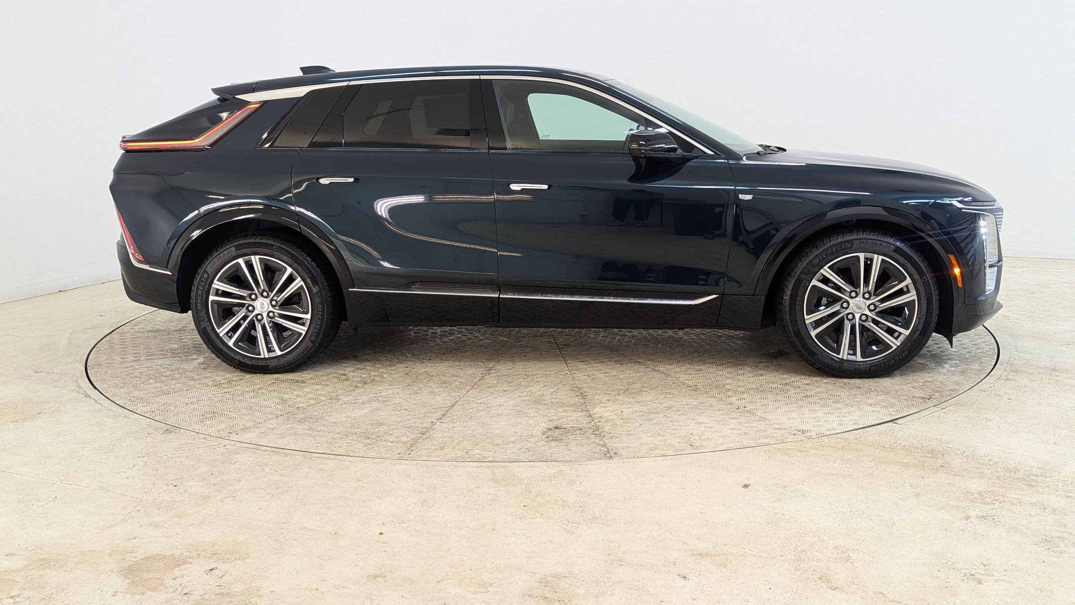 New 2026 Cadillac Lyriq Luxury w/ LPO, Floor Liner Package image 8