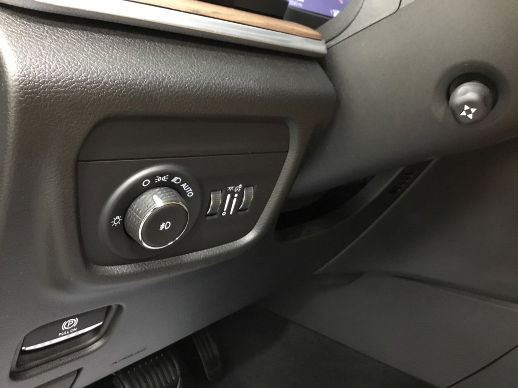 Used 2023 Jeep Grand Cherokee Summit w/ Adv Protech Group IV AWD/4WD image 10