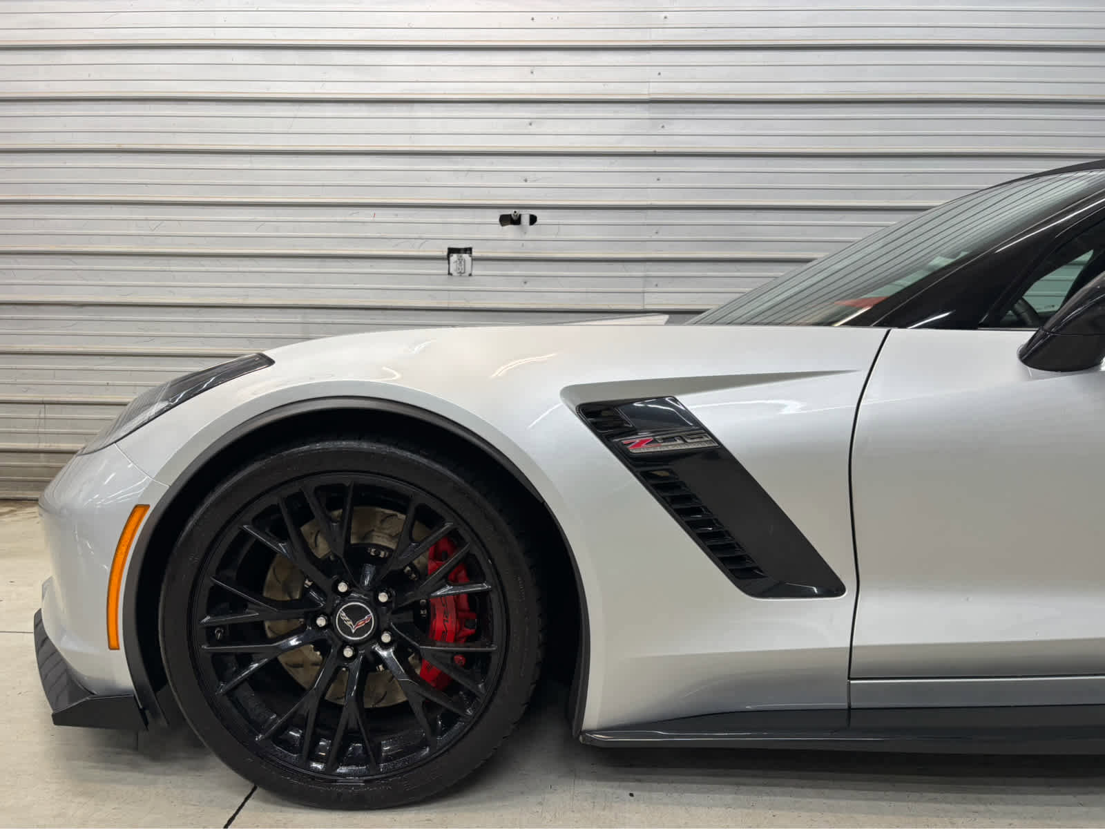 Used 2015 Chevrolet Corvette Z06 w/ 3LZ Preferred Equipment Group image 4