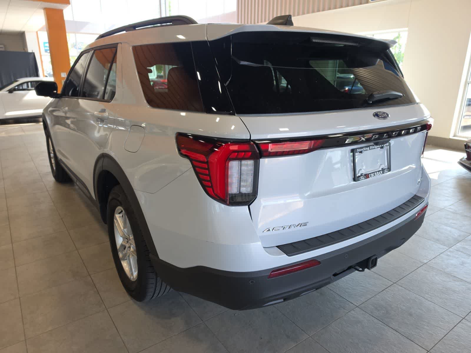Used 2026 Ford Explorer Active AWD/4WD image 11