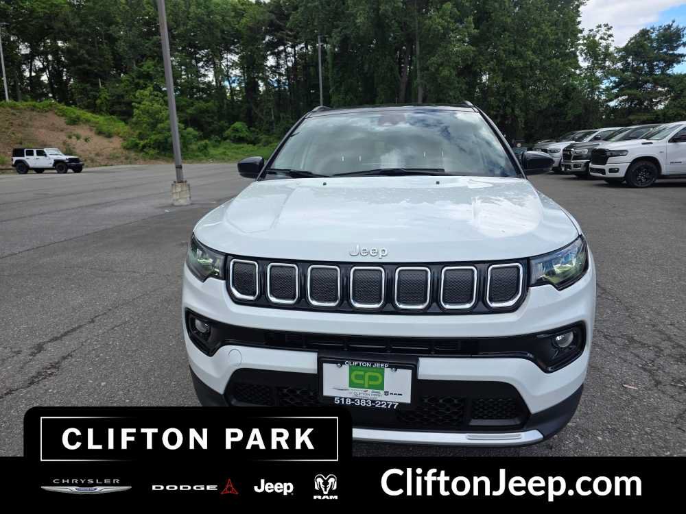 Used 2022 Jeep Compass Limited AWD/4WD image 2
