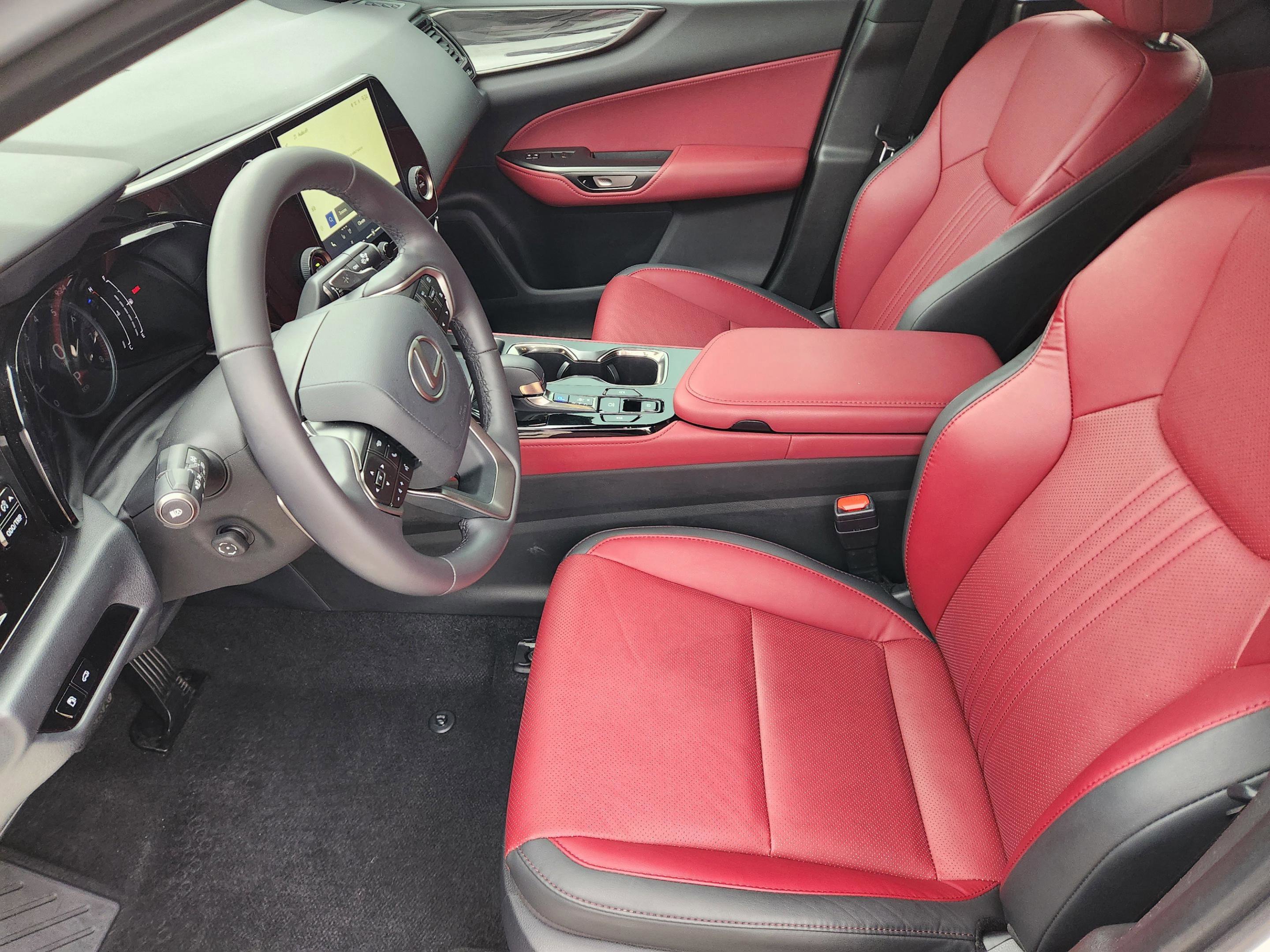 Used 2025 Lexus NX 250 FWD w/ Accessory Package (2T) image 5