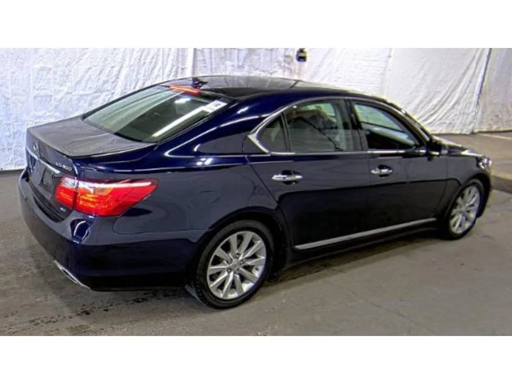 Used 2012 Lexus LS 460 AWD w/ Comfort Pkg image 4