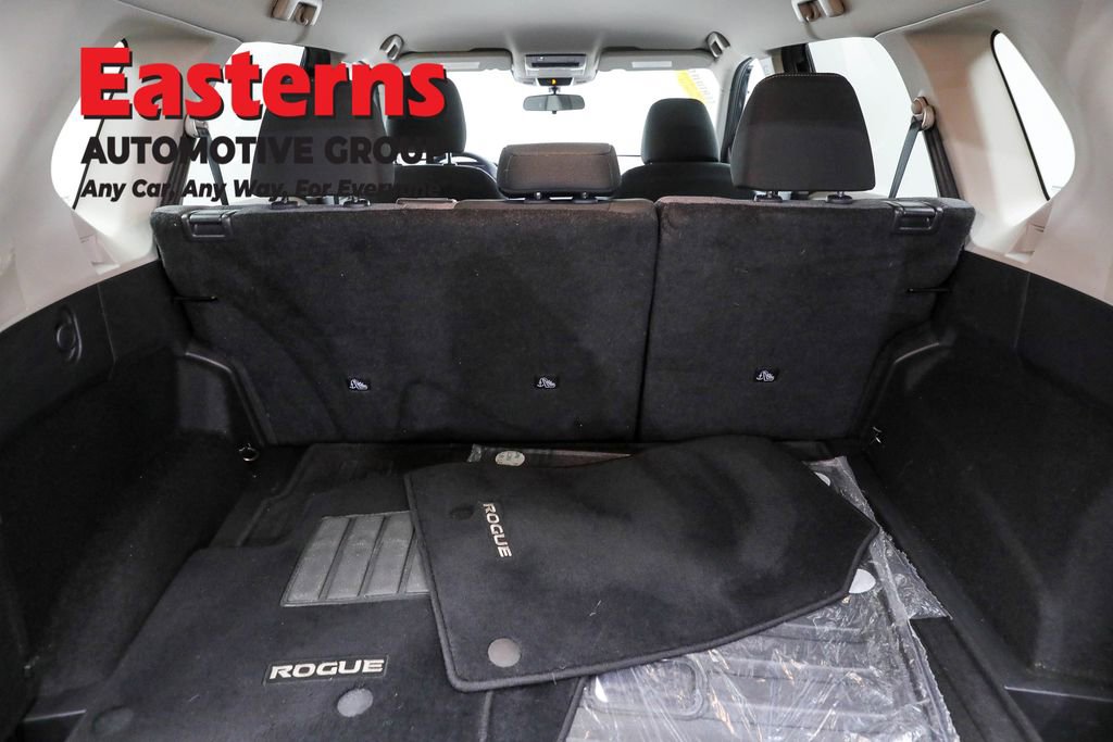 Used 2021 Nissan Rogue SV image 9