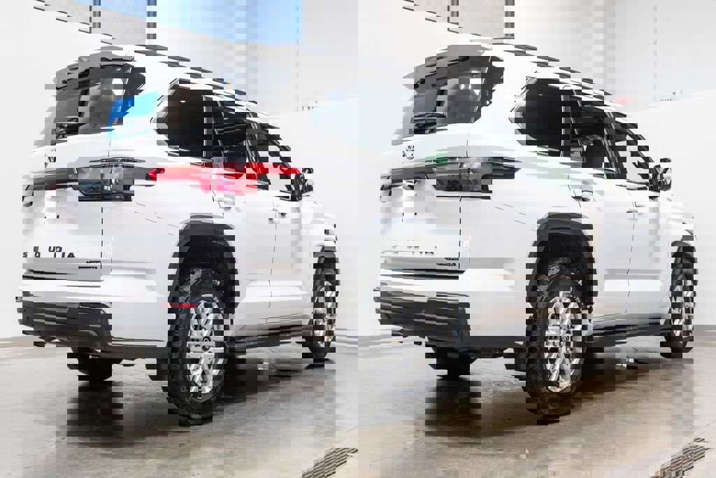 Certified 2025 Toyota Sequoia SR5 AWD/4WD image 9