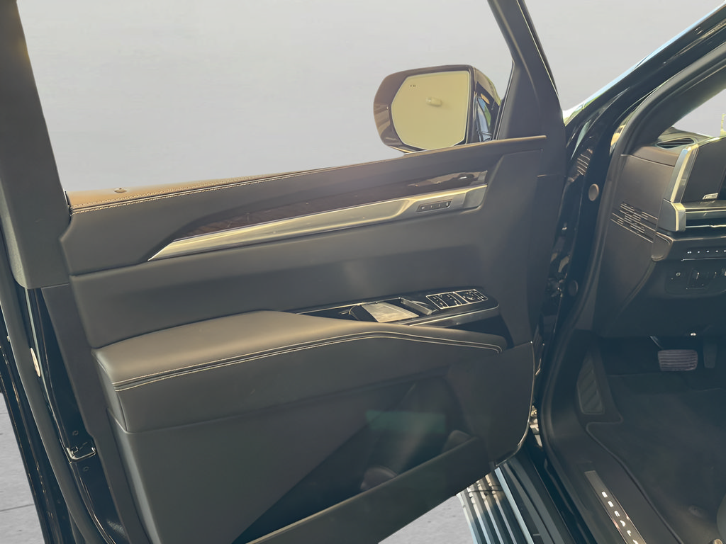 New 2026 Cadillac Escalade Platinum Sport AWD/4WD image 9
