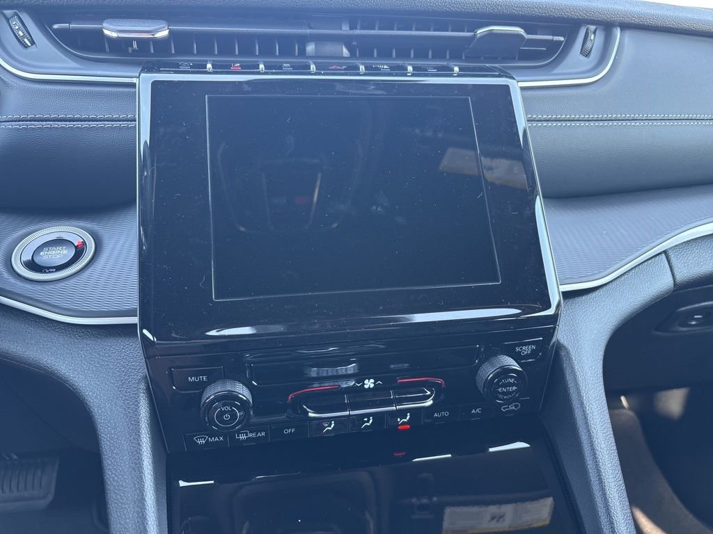 New 2026 Jeep Grand Cherokee L Laredo w/ MOPAR Finishing Package image 14