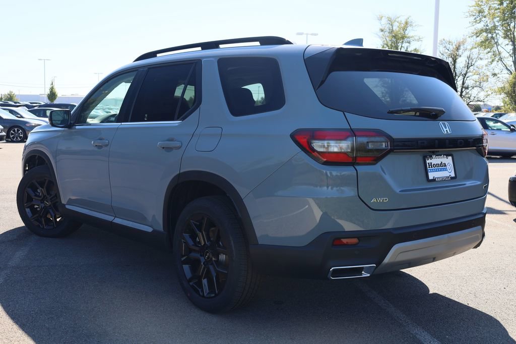 New 2025 Honda Pilot Touring image 4