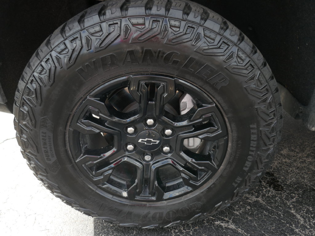 Certified 2022 Chevrolet Silverado 1500 ZR2 w/ Technology Package AWD/4WD image 11