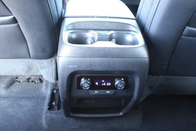 Used 2026 Chevrolet Traverse LT FWD image 17