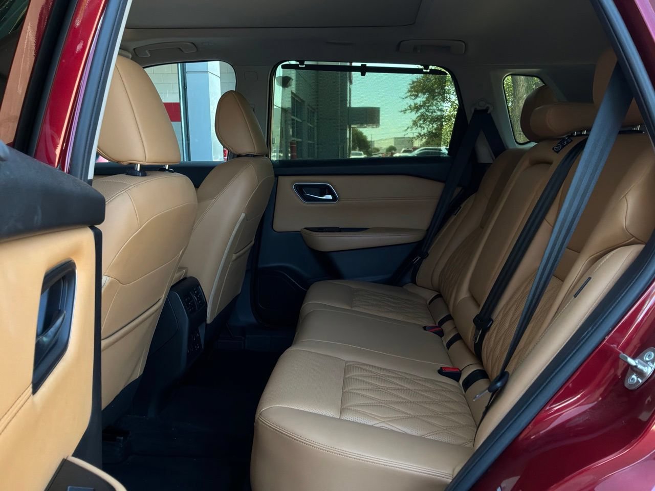 Used 2023 Nissan Rogue Platinum w/ Platinum Premium Package FWD image 12