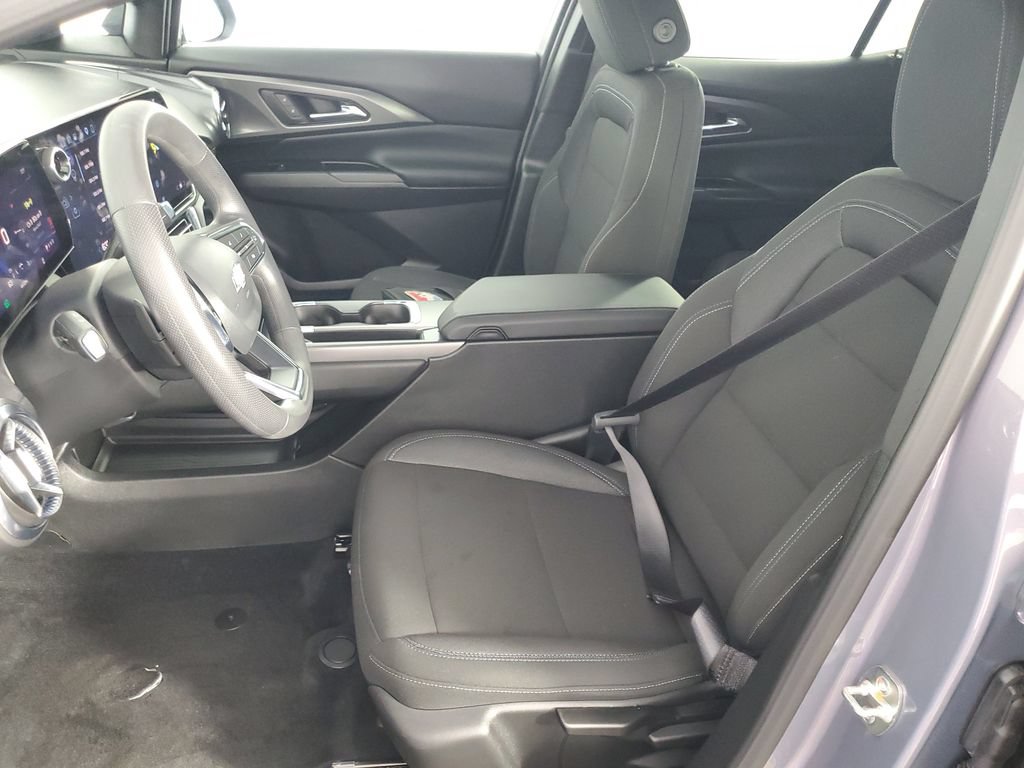 Used 2026 Chevrolet Equinox EV LT FWD image 12