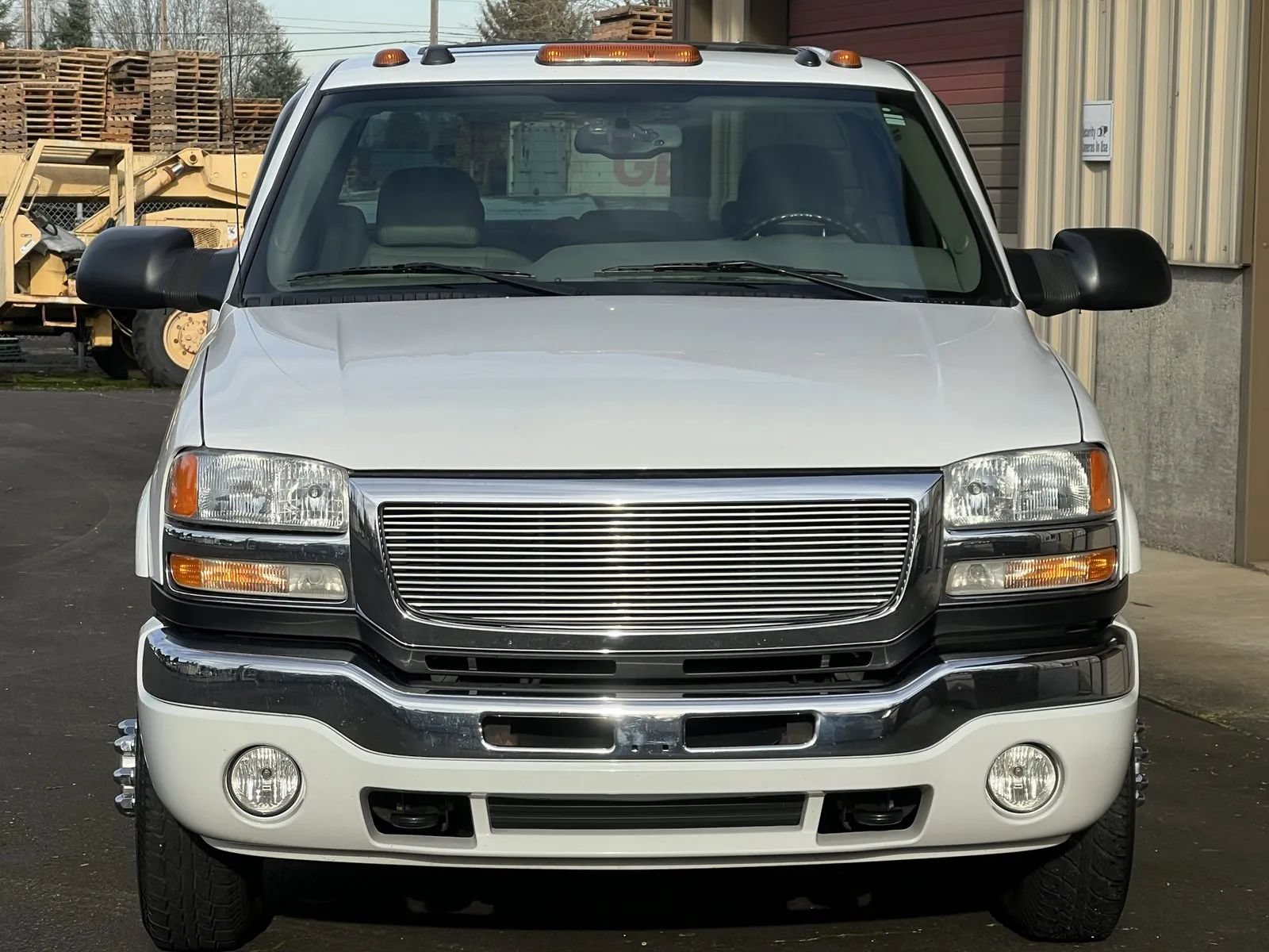 Used 2005 GMC Sierra 3500 SLT w/ Heavy-Duty Power Package RWD image 9