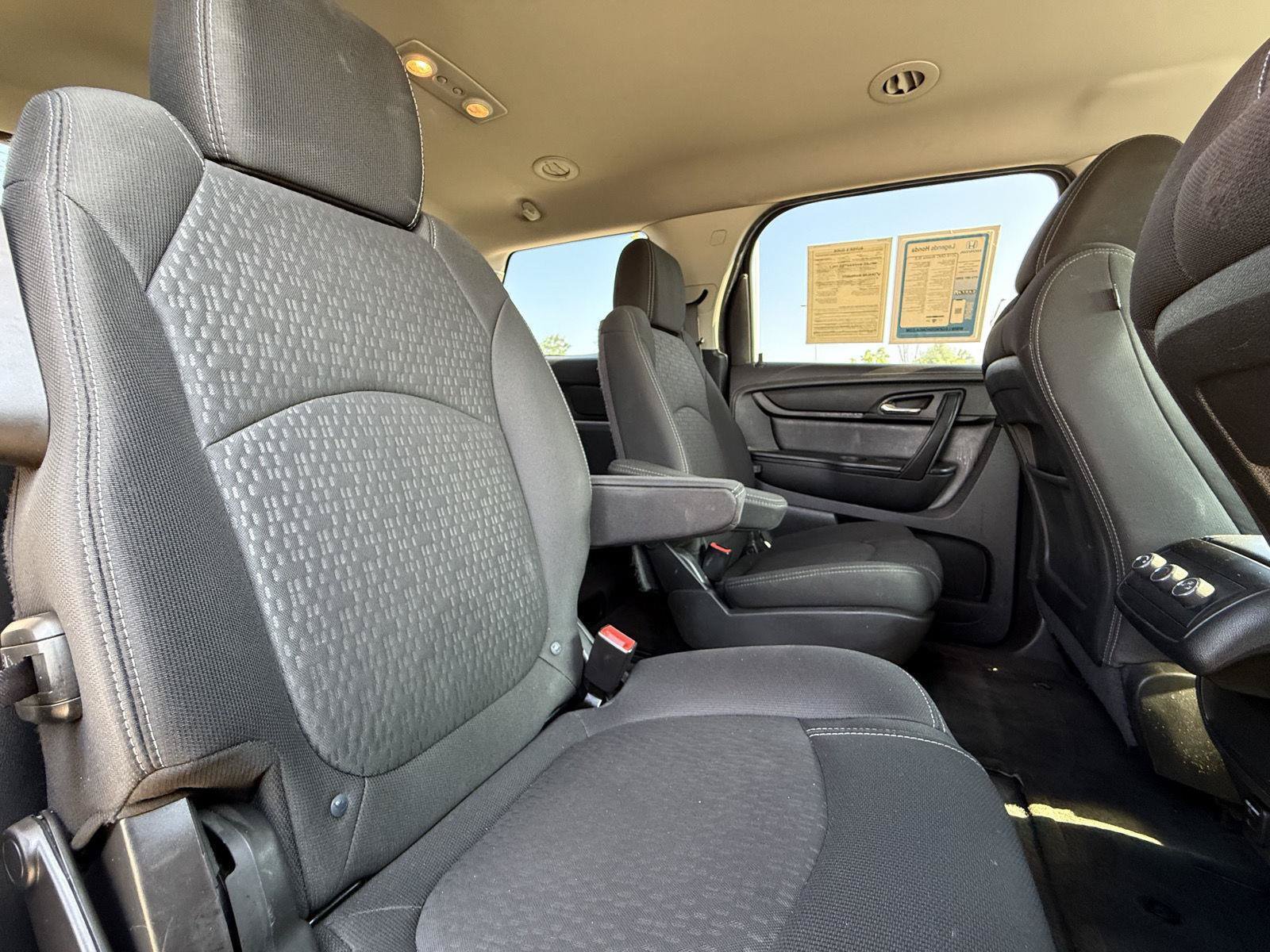 Used 2015 GMC Acadia SLE FWD image 24