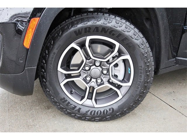 Used 2023 Jeep Grand Cherokee Trailhawk w/ Advanced Protech Group II image 31