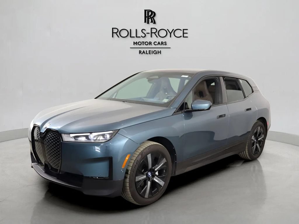 Used 2023 BMW iX xDrive50 AWD/4WD image 1