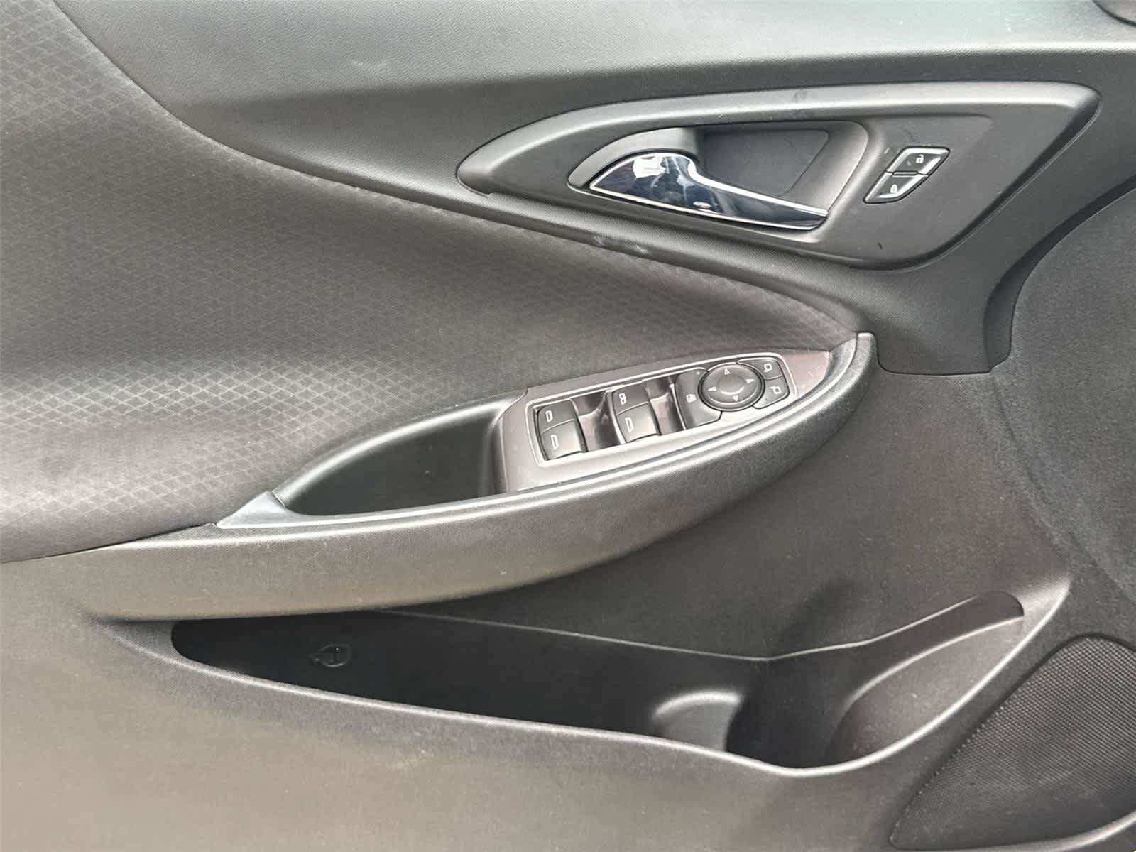 Used 2020 Chevrolet Malibu LT FWD image 32