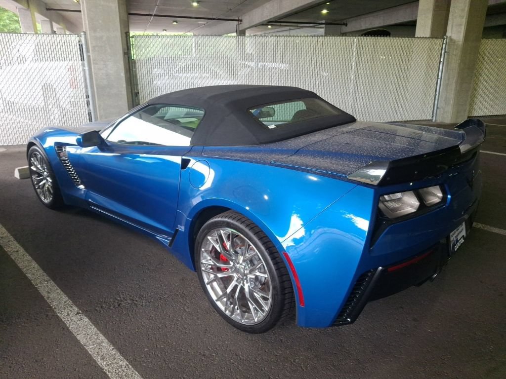 Used 2015 Chevrolet Corvette Z06 w/ 3LZ Preferred Equipment Group RWD image 7