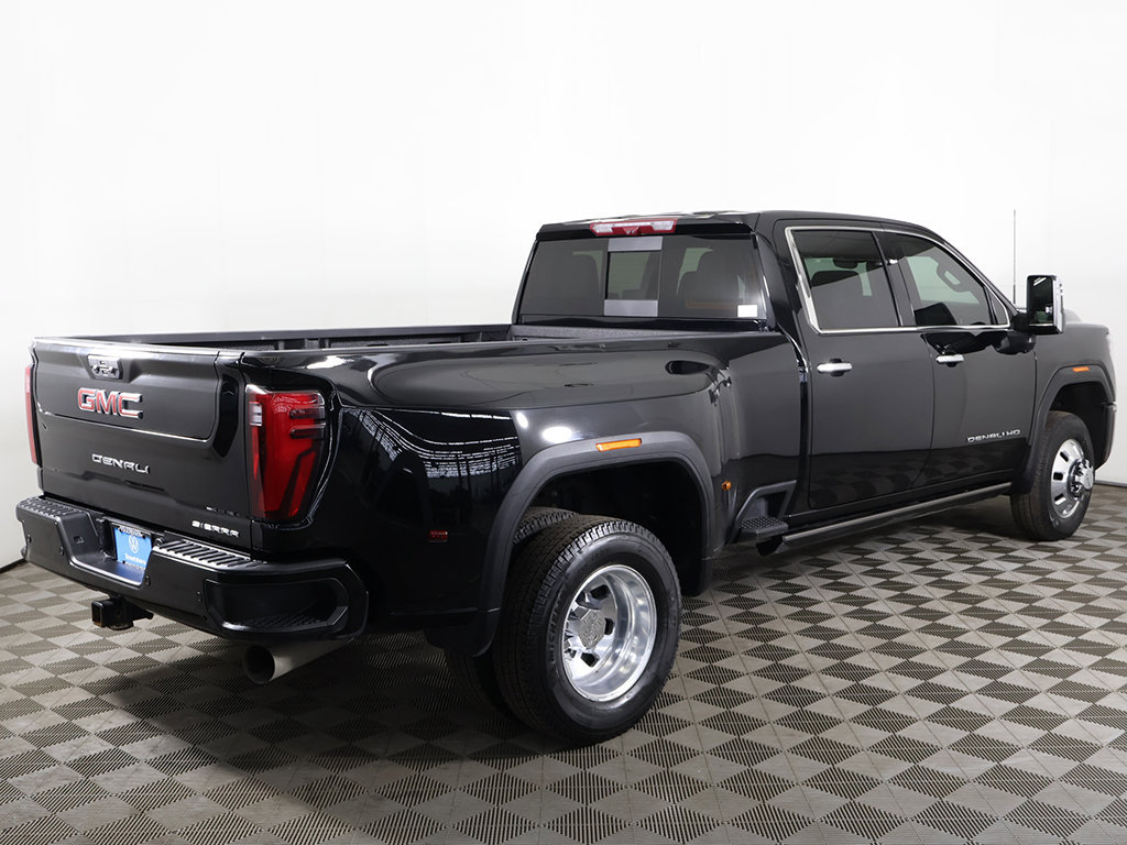 Used 2024 GMC Sierra 3500 Denali w/ Denali Reserve Package AWD/4WD image 16