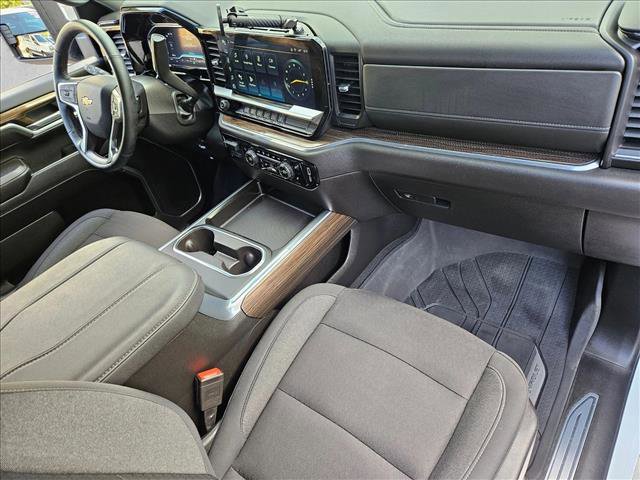 Used 2024 Chevrolet Silverado 2500 LT w/ Convenience Package image 17