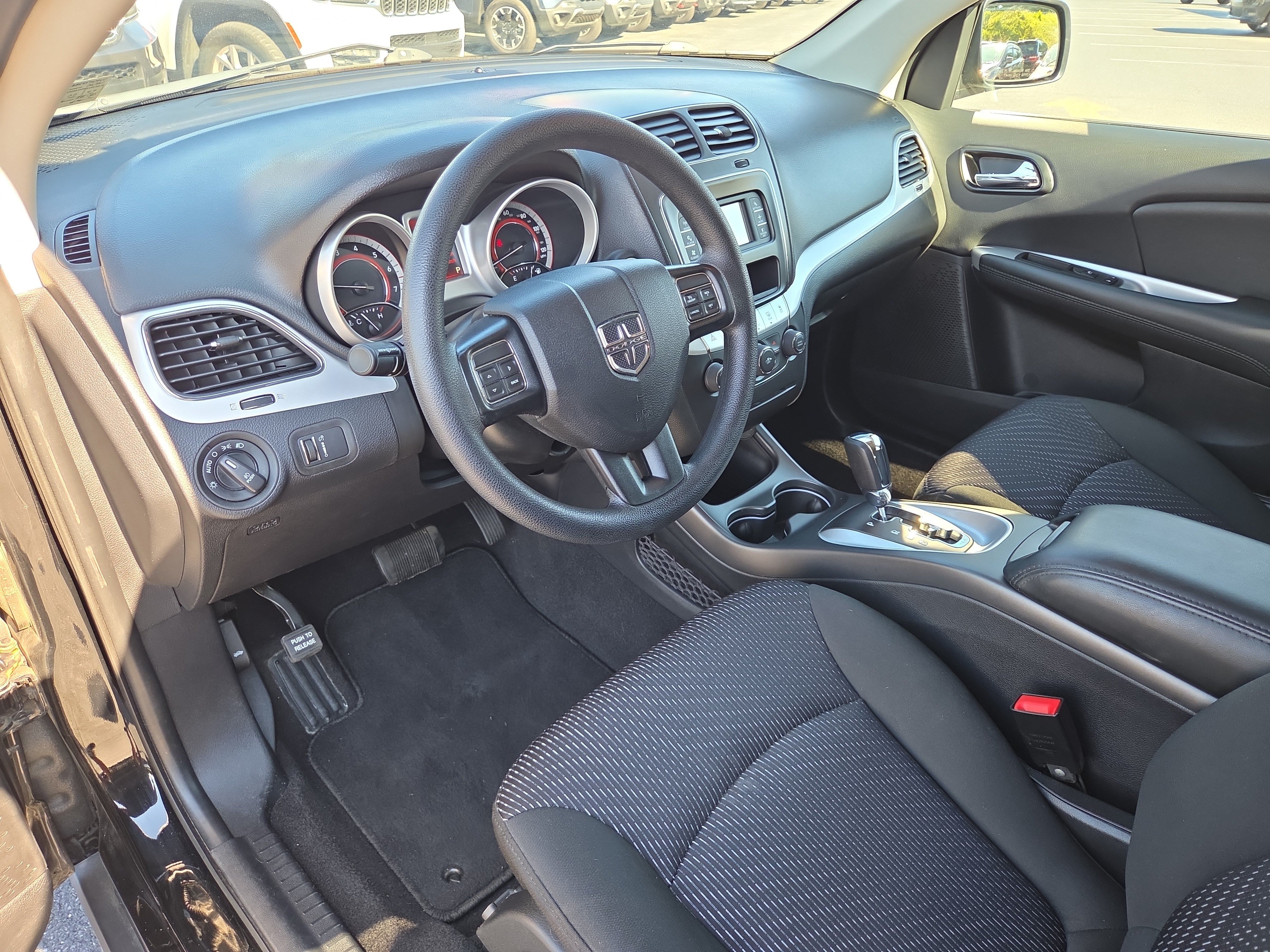 Used 2019 Dodge Journey SE FWD image 16