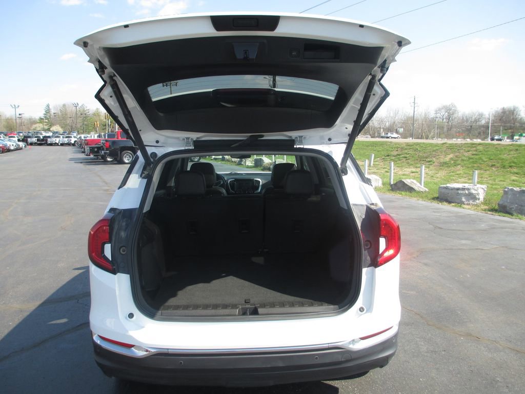Used 2024 GMC Terrain SLT image 7