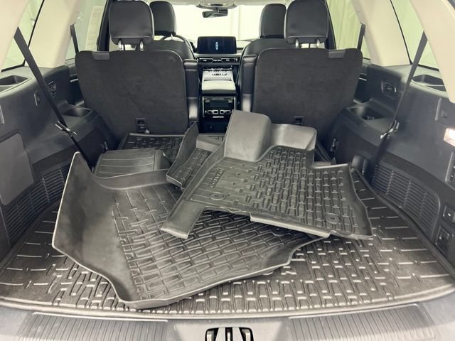 Certified 2025 Lincoln Aviator AWD image 9